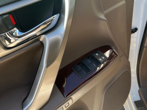 Used 2015 Lexus GX 460 w/ Premium Package image 6