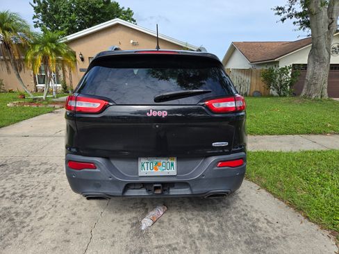 Used 2017 Jeep Cherokee Latitude w/ Safety/Convenience Group image 2