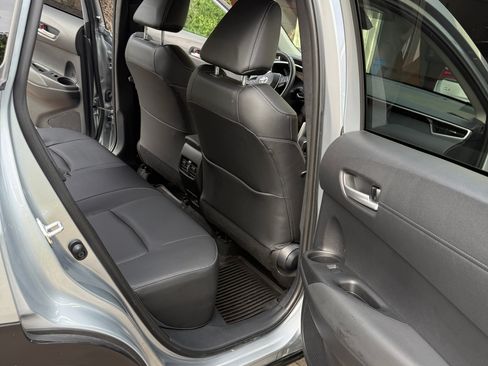 Used 2022 Toyota Corolla Cross XLE w/ Black Badges Package (TMS) image 15