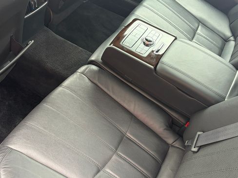 Used 2013 Hyundai Equus Signature RWD image 16