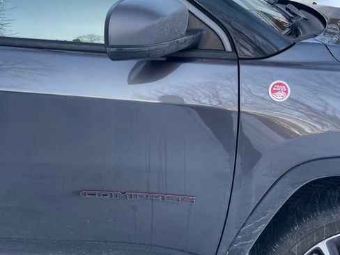 Used 2020 Jeep Compass Trailhawk image 4