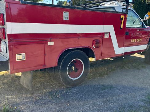 Used 1992 Chevrolet Silverado 3500 4x4 Regular Cab image 2