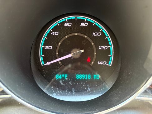 Used 2010 Chevrolet Malibu LT w/ Power Convenience Package FWD image 9