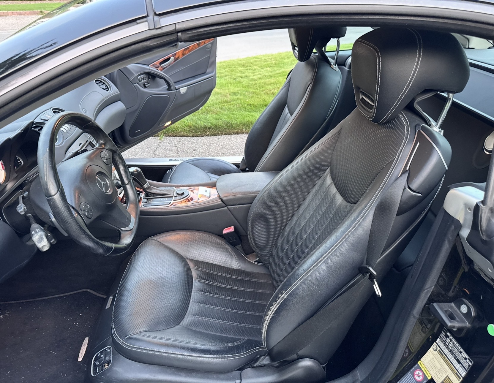 Used 2011 Mercedes-Benz SL 550 image 9