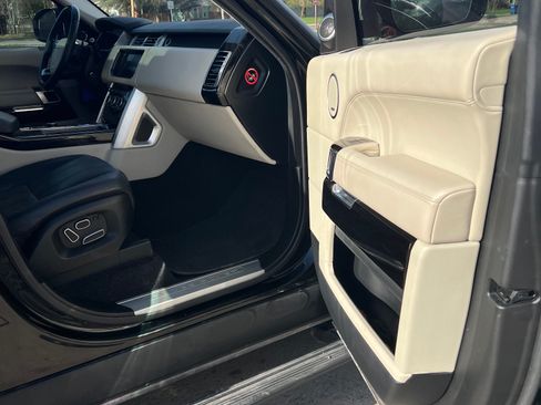 Used 2013 Land Rover Range Rover Supercharged image 10