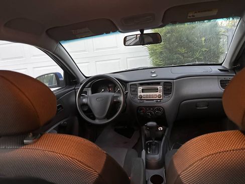 Used 2006 Kia Rio LX FWD image 6