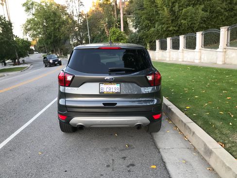Used 2019 Ford Escape SE image 5