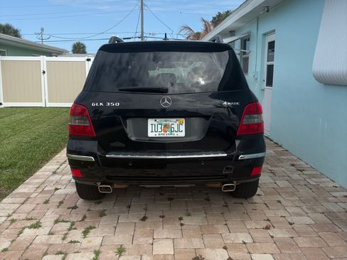 Used 2011 Mercedes-Benz GLK 350 4MATIC image 4