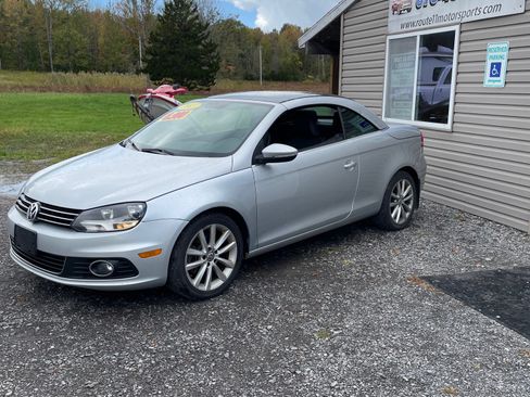 Used 2013 Volkswagen Eos image 4