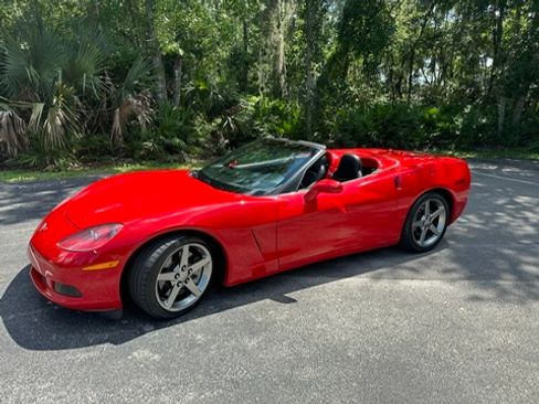 Used 2005 Chevrolet Corvette Convertible w/ Preferred Equipment Group RWD image 1