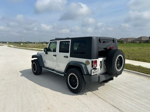 Used 2010 Jeep Wrangler Unlimited Sport AWD/4WD image 8