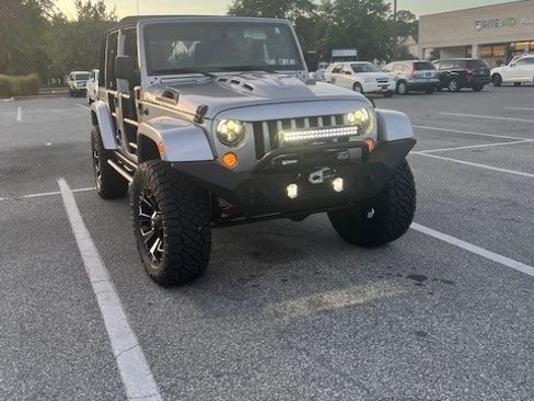 Used 2017 Jeep Wrangler Unlimited Rubicon w/ Dual Top Group image 10