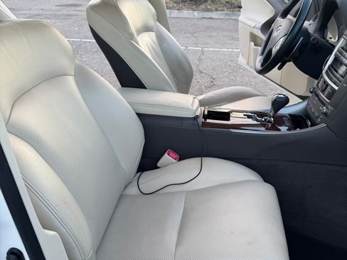 Used 2013 Lexus IS 250 w/ Premium Pkg Value Edition RWD image 20