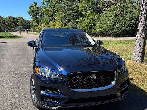 Used 2020 Jaguar F-PACE Premium image 1
