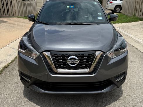 Used 2019 Nissan Kicks SR w/ SR Premium Package FWD image 1