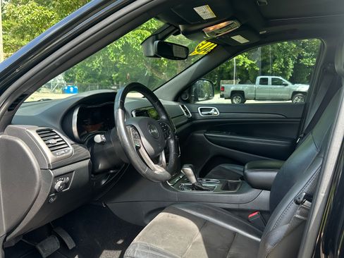 Used 2020 Jeep Grand Cherokee Altitude RWD image 14