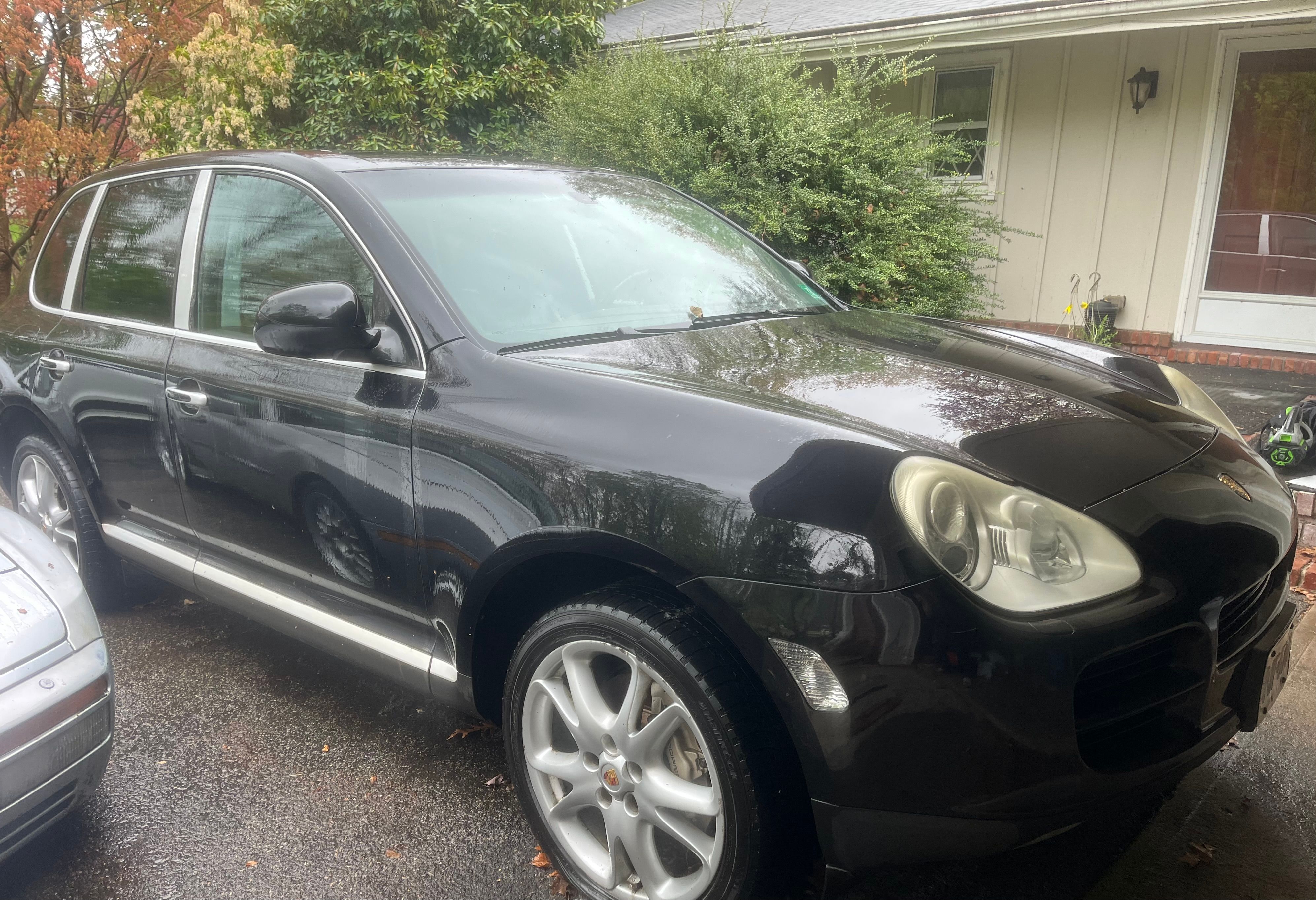 Used 2004 Porsche Cayenne S AWD/4WD image 2