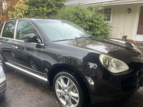 Used 2004 Porsche Cayenne S AWD/4WD image 2