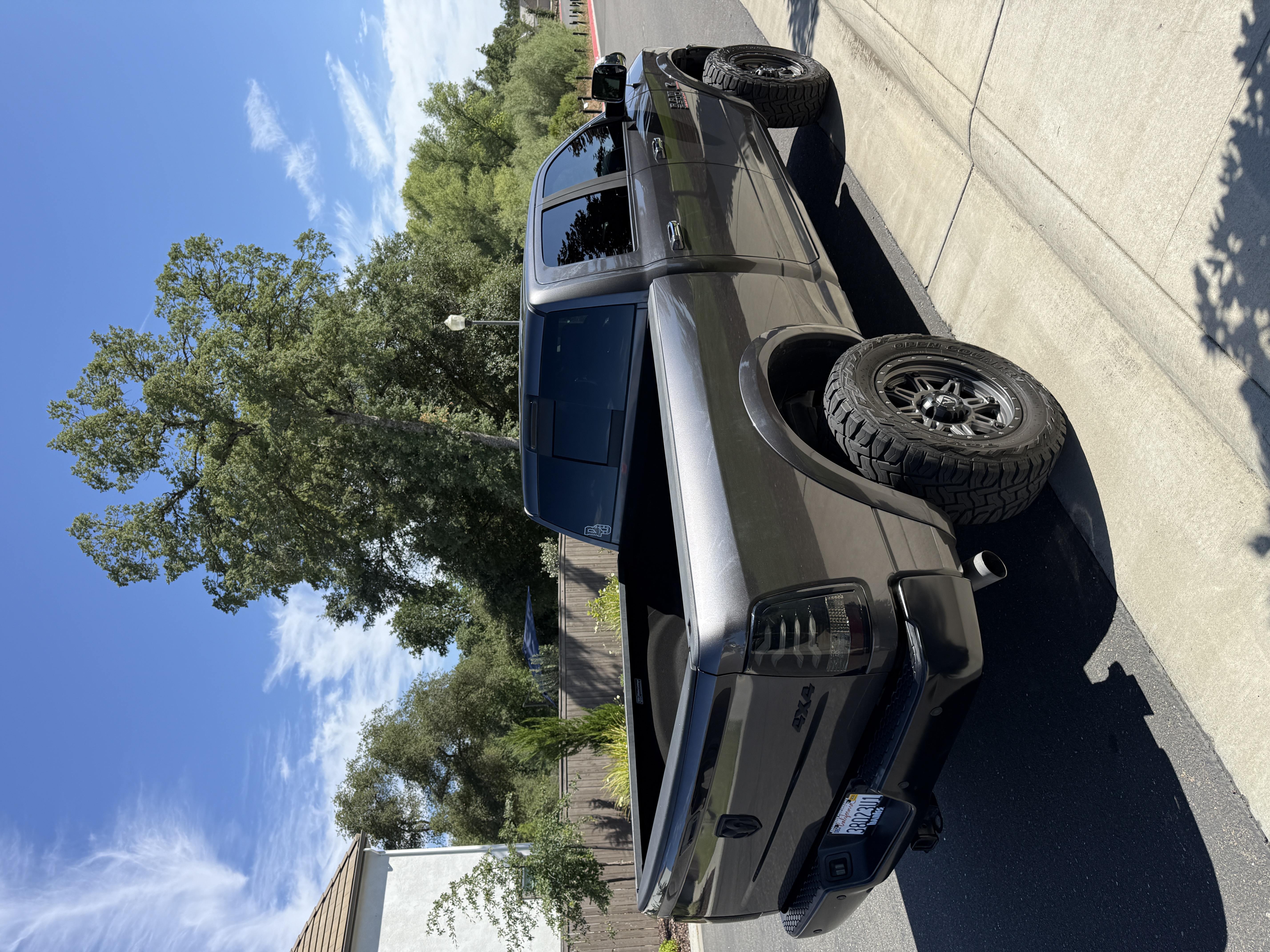 Used 2015 RAM 2500 Laramie AWD/4WD image 6