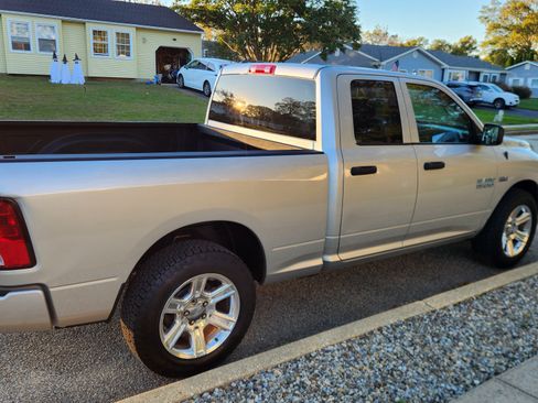 Used 2013 RAM 1500 Express image 2