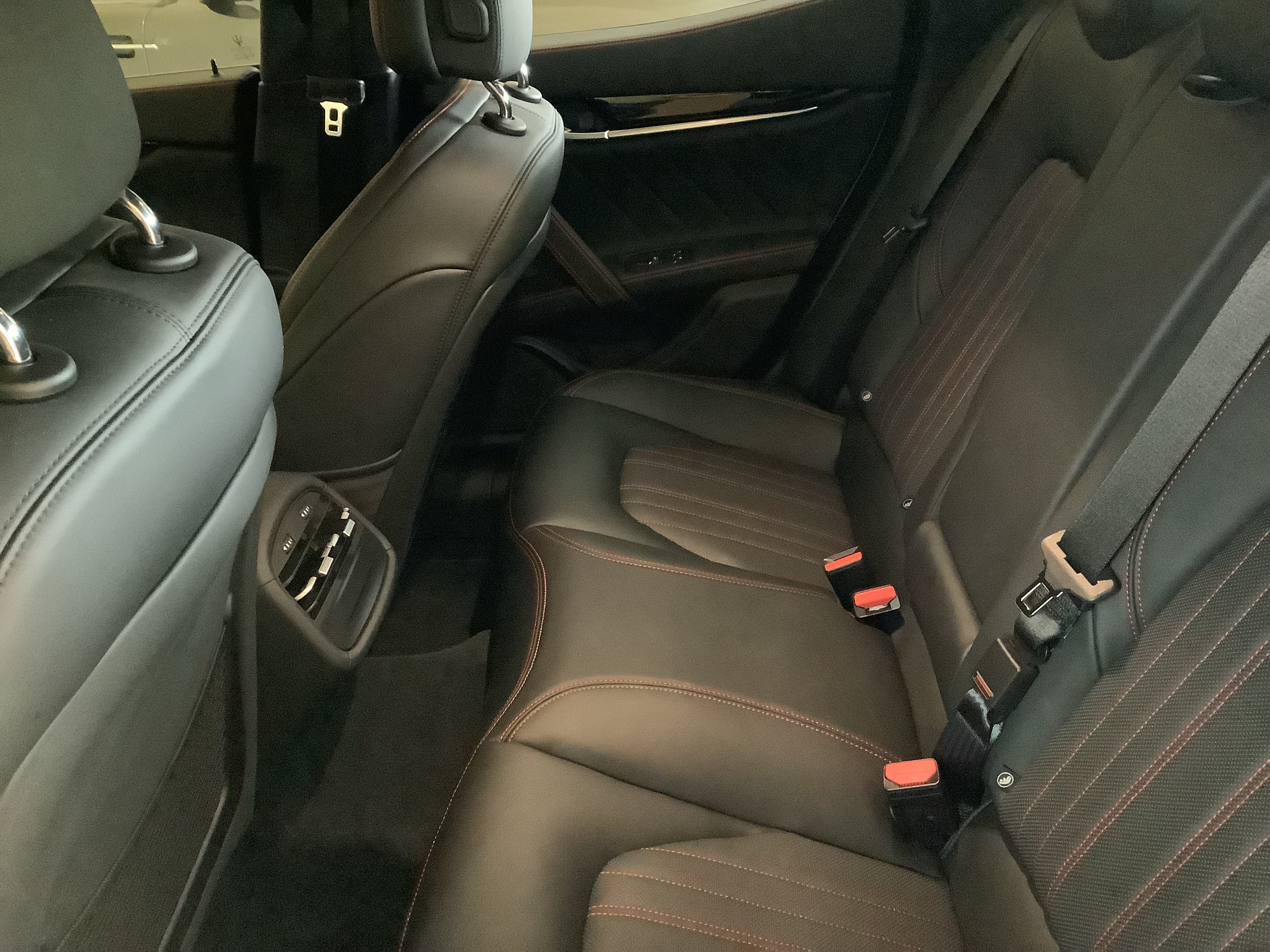 Used 2023 Maserati Ghibli Modena RWD image 12