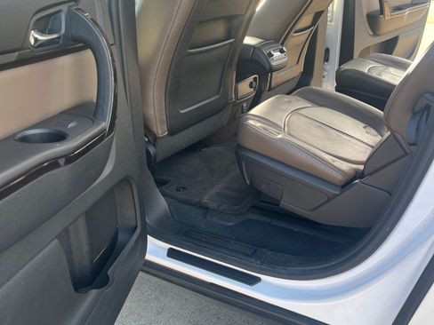 Used 2016 GMC Acadia SLT image 12