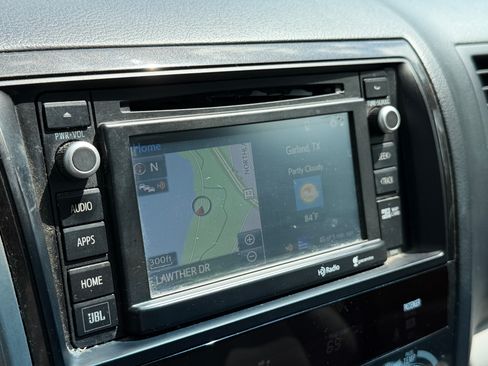 Used 2014 Toyota Sequoia Platinum AWD/4WD image 16