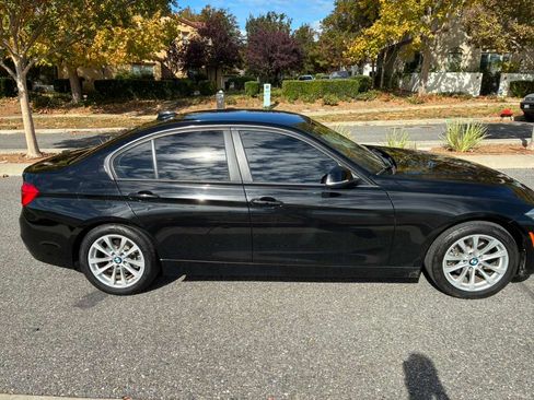 Used 2018 BMW 320i 320i Sedan 4D image 11