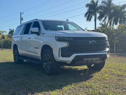 Used 2023 Chevrolet Suburban Z71 image 2