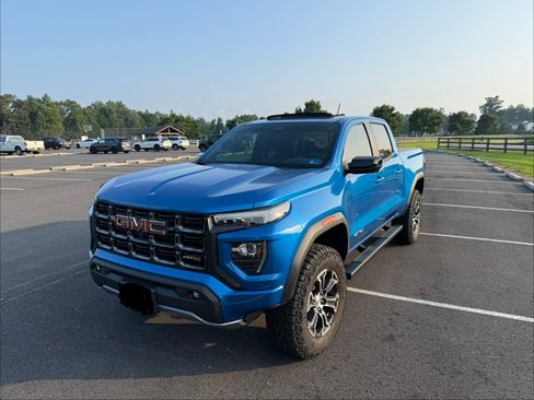 Used 2023 GMC Canyon AT4 w/ AT4 Premium Package AWD/4WD image 2