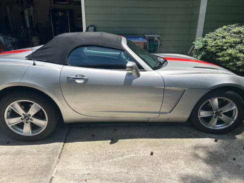 Used 2007 Saturn Sky RWD image 6