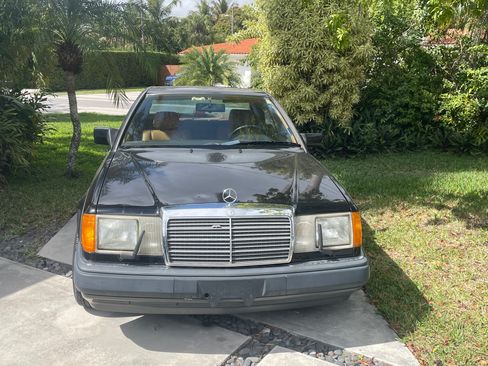 Used 1992 Mercedes-Benz 300 CE Coupe image 5