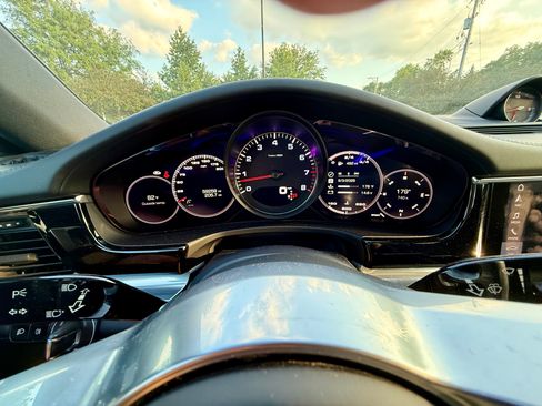 Used 2018 Porsche Panamera 4S AWD/4WD image 14