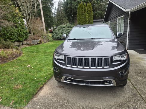 Used 2014 Jeep Grand Cherokee Overland w/ Advanced Technology Group image 4