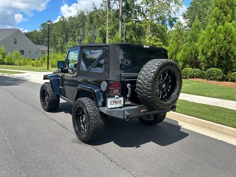 Used 2011 Jeep Wrangler Rubicon w/ PWR Convenience Group image 4