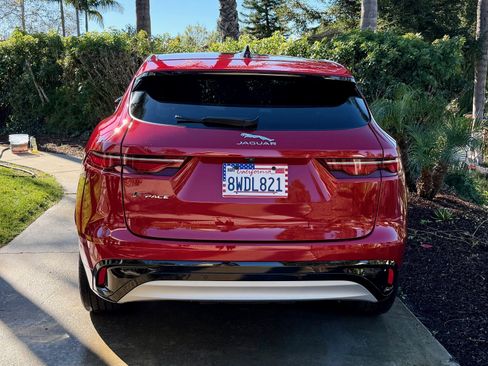 Used 2021 Jaguar F-PACE S image 11