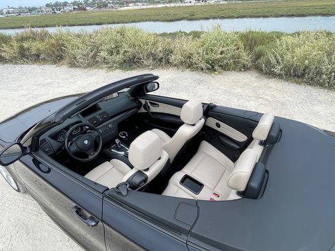 Used 2013 BMW 135i Convertible RWD image 27