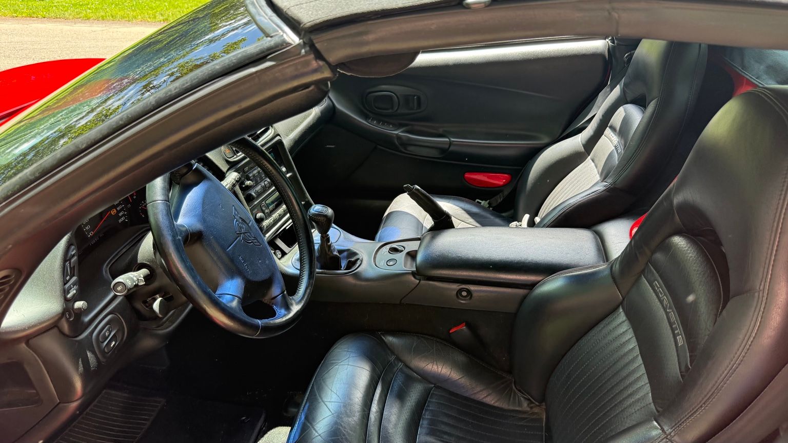 Used 2000 Chevrolet Corvette Convertible w/ Memory Pkg RWD image 14
