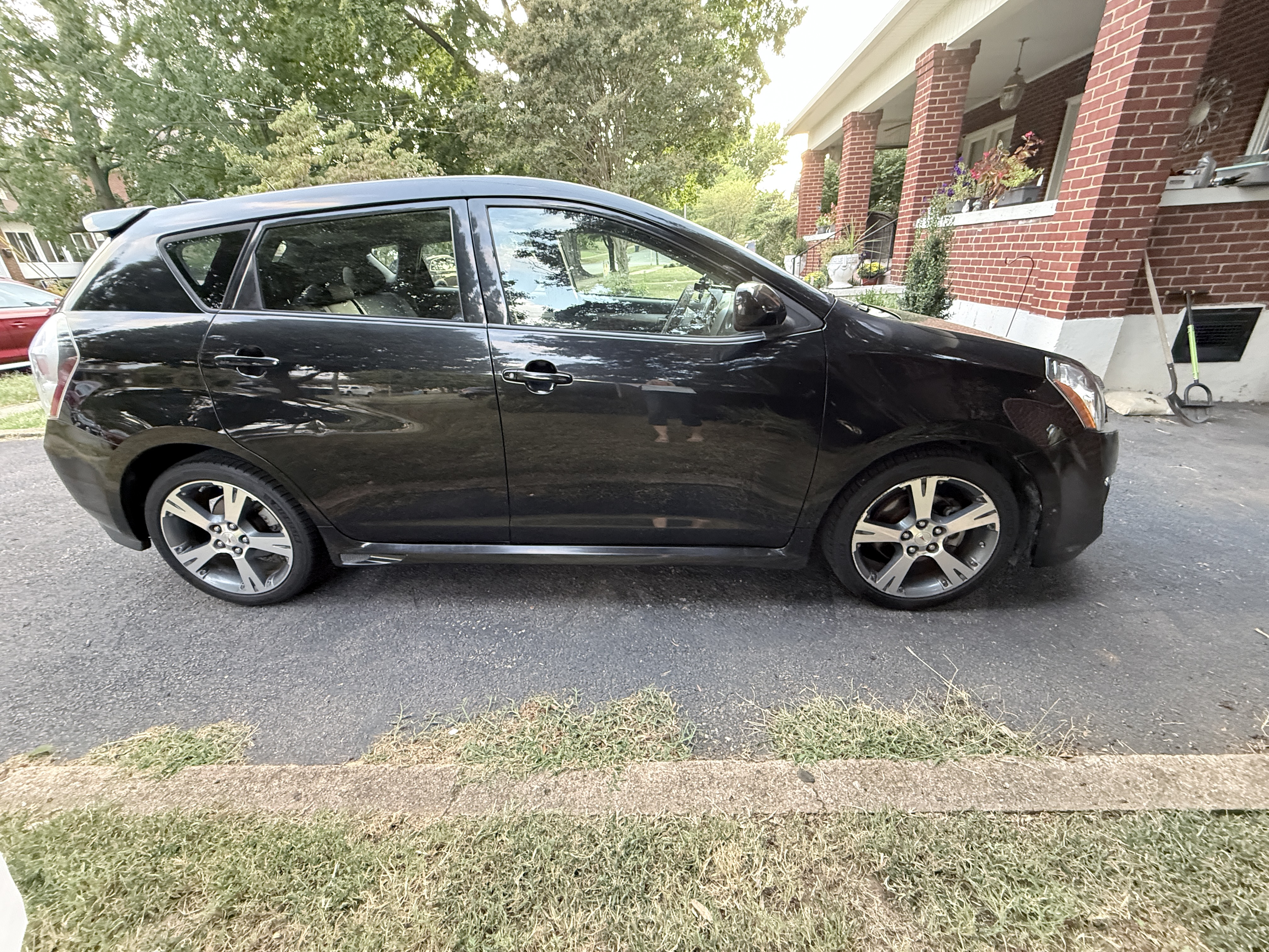 Used 2009 Pontiac Vibe GT FWD image 5
