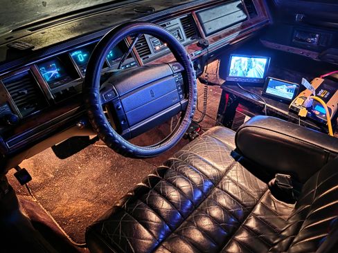 Used 1994 Lincoln Town Car Executive image 10