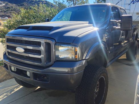 Used 2006 Ford F250 XLT image 1