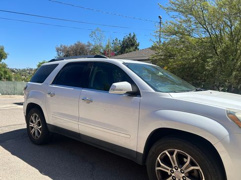 Used 2016 GMC Acadia SLT w/ Open Road Package FWD image 2