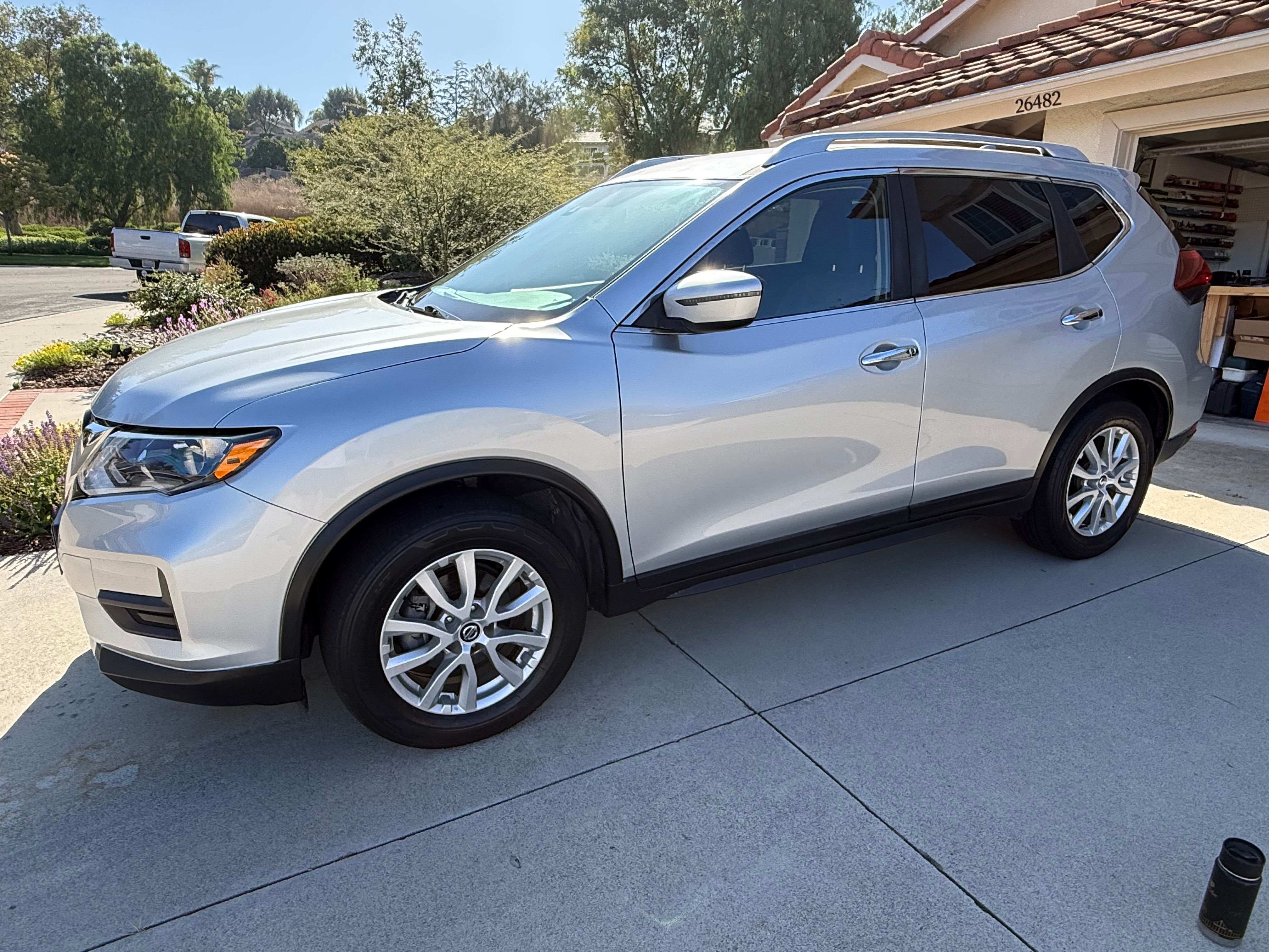 Used 2020 Nissan Rogue SV FWD image 4