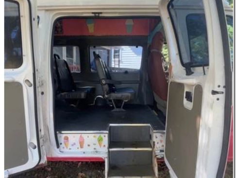 Used 2009 Ford E-250 and Econoline 250 Extended image 6