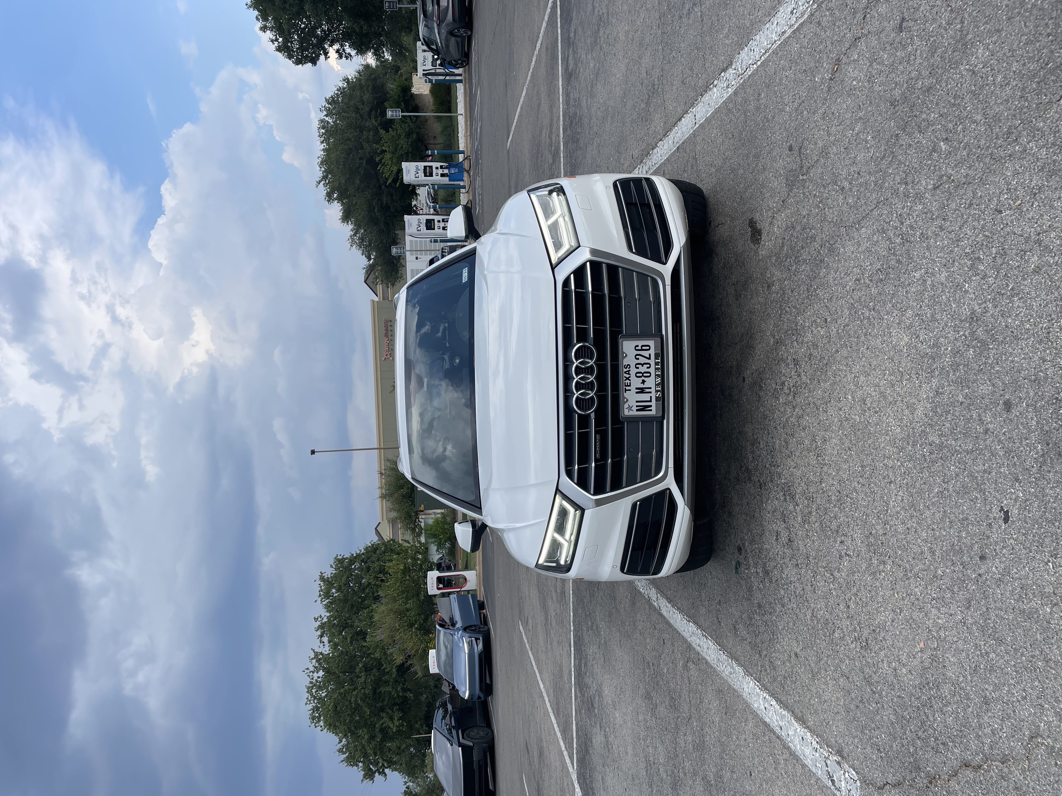 Used 2018 Audi Q5 2.0T Premium Plus w/ Premium Plus Package AWD/4WD image 4