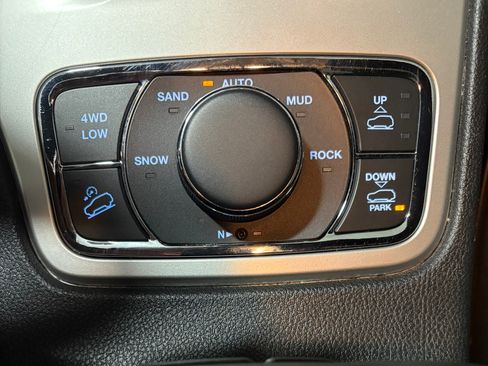 Used 2015 Jeep Grand Cherokee High Altitude image 13