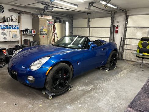 Used 2006 Pontiac Solstice Convertible w/ Premium Package image 4