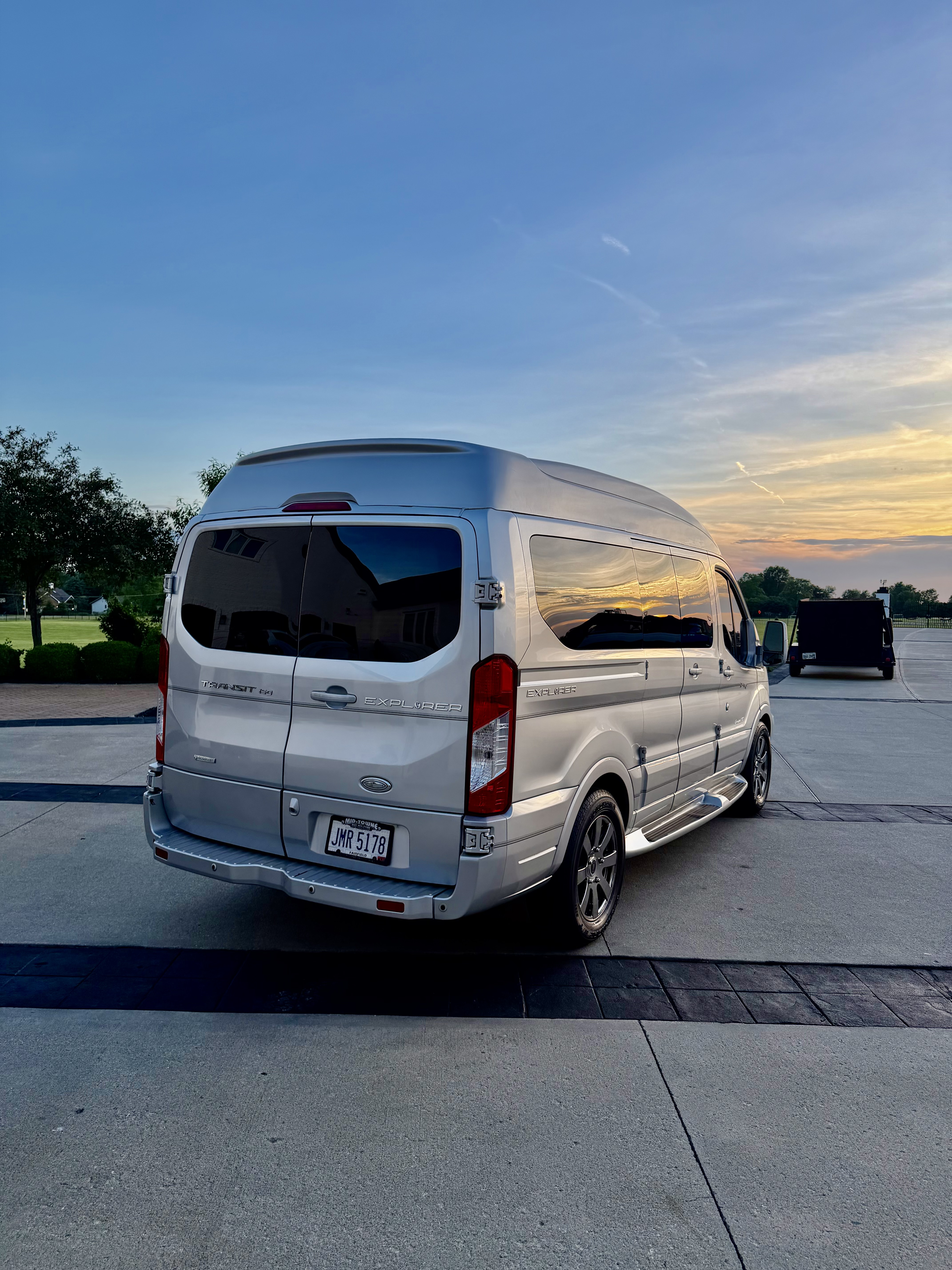 Used 2015 Ford Transit 150 130 Low Roof w/ Exterior Upgrade Package RWD image 8