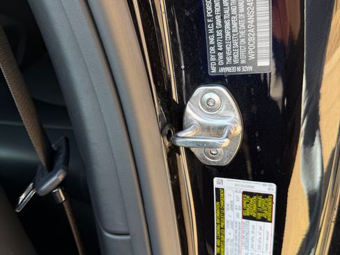 Used 2022 Porsche 911 Carrera S image 32