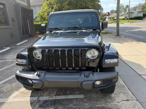 Used 2022 Jeep Gladiator Sport AWD/4WD image 5
